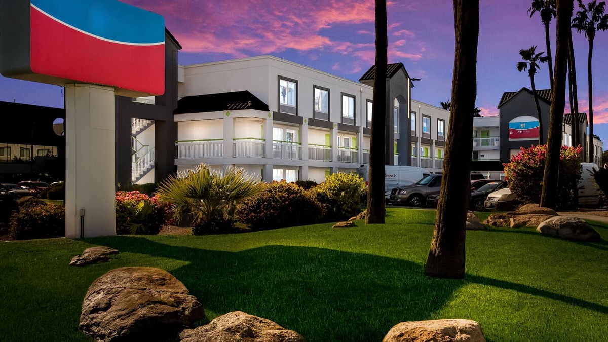 Paradise Valley Village Hotel | Revival Scottsdale Studios