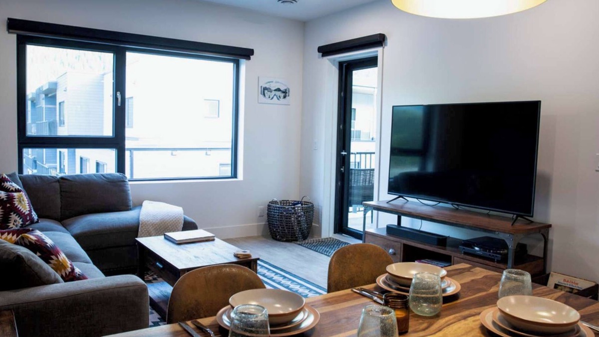 Revelstoke Condo | Revy Rendezvous-Top floor, pet friendly condo with private hot tub
