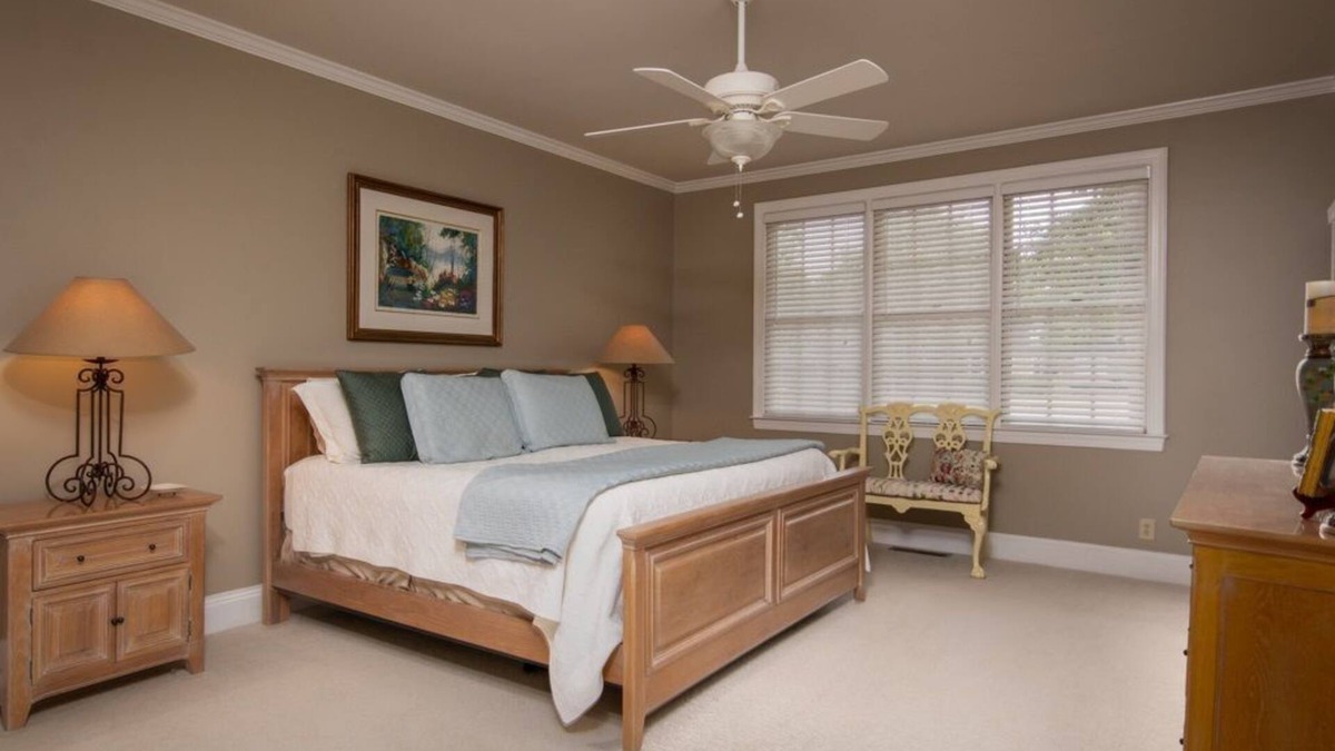 Lake Oconee House | Reynolds Lake Oconee Golf Cottage on Great Waters 8th tee.