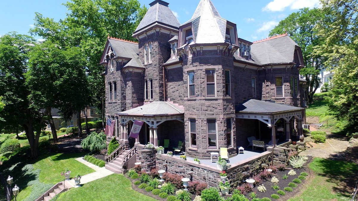 Bellefonte Bed & Breakfast | Reynolds Mansion B&B