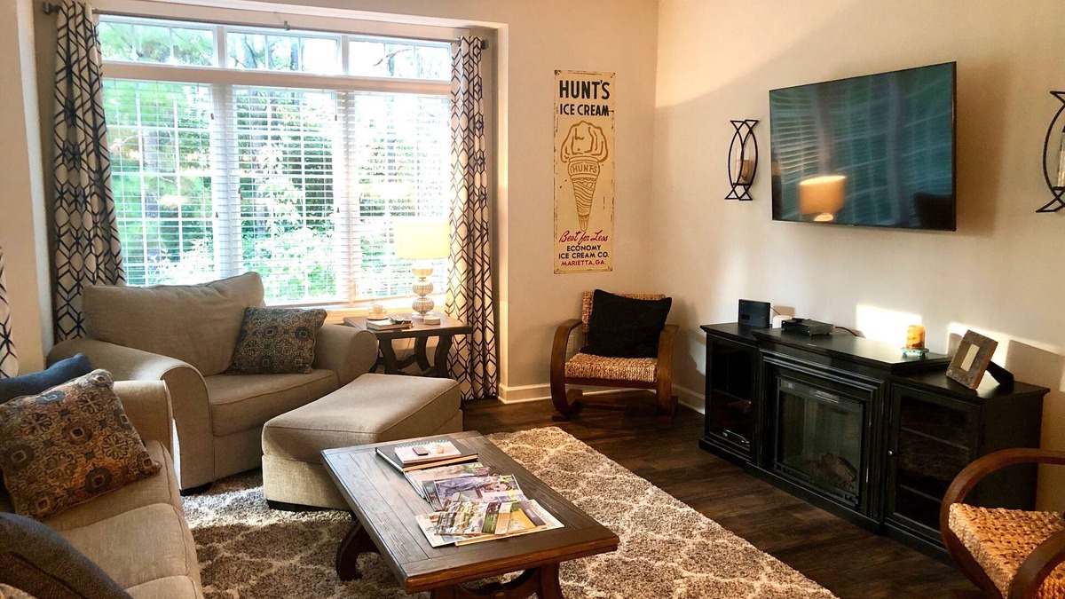 Southern Pines Villa | Reynolds Villa- Golf/Couples Retreat