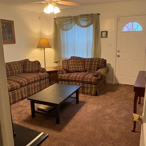 Kingman Park Apartment | RFK Union Station free parking 1 bdrm