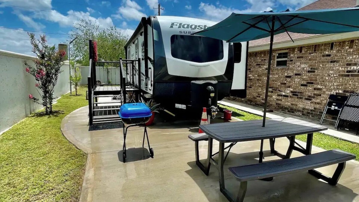 Edinburg House | RGV > Camper- RV Live the Experience
