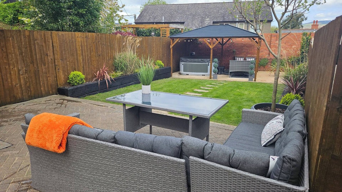 Ruthin Cottage | RHIF SAITH, pet friendly, luxury holiday cottage in Ruthin