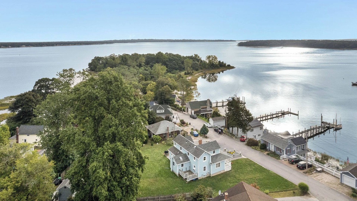 East Greenwich House | Rhode Island Haven: Walk to Greenwich Bay!