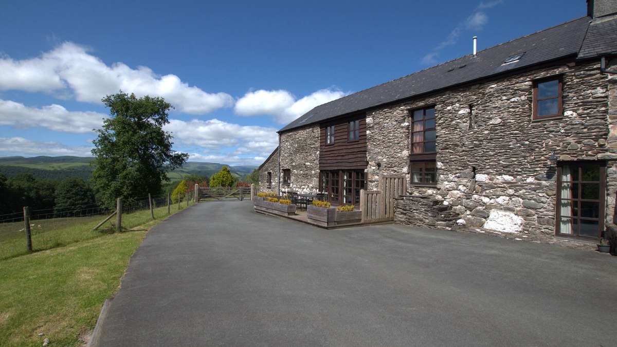Cemmaes House | Rhyd y Gorlan - Three Bedroom House, Sleeps 7