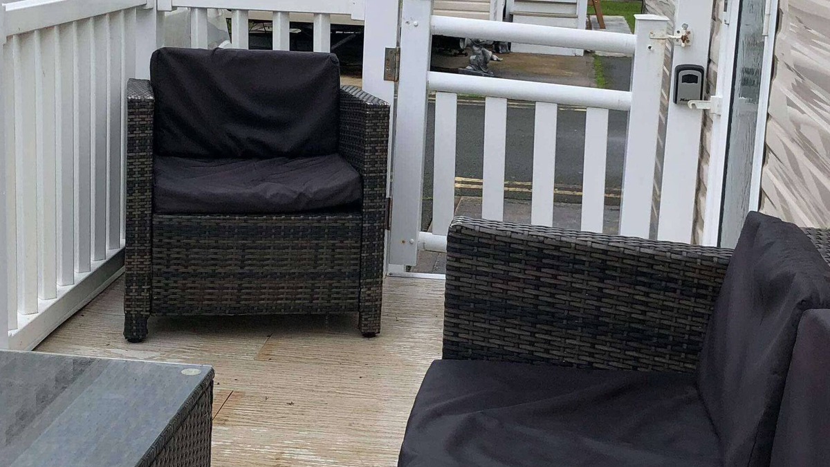 Kinmel Bay House | Rhyl en suite caravan