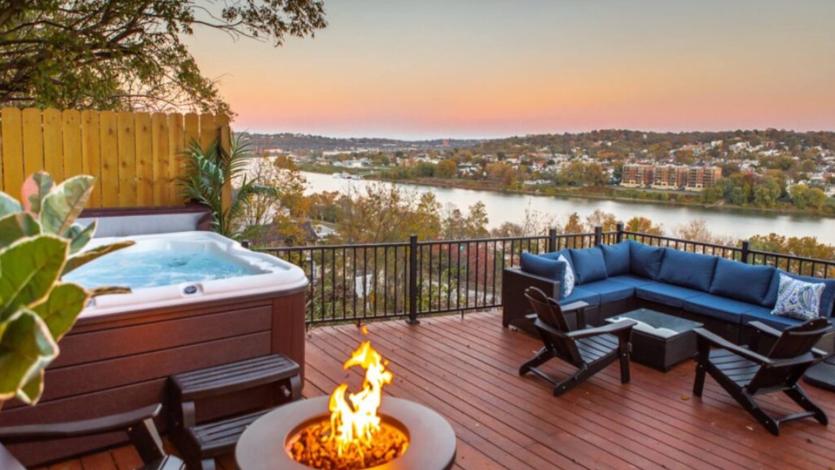 Mount Adams House | Rhythm&Views- Hillside home in Mount Adams with Hot Tub and River Views