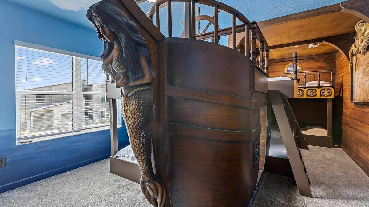 Melbourne Beach House | Rhythmic Retreat | Beach + music lover’s oasis w/pool, movie theater, karaoke rm