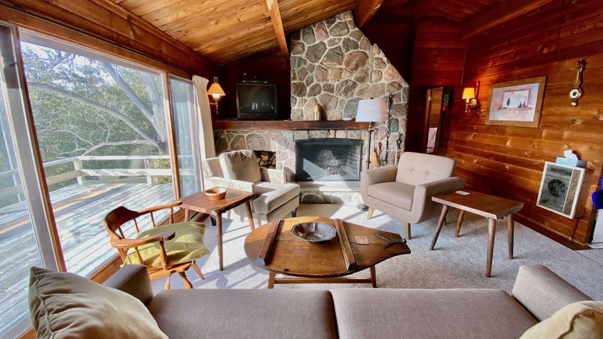 Roseneath Cottage | Rich Views of Rice Lake