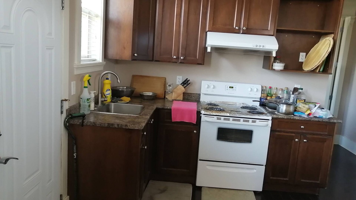 Richmond House | richmond 1br/1ba suite (House basement with Seperated entry)