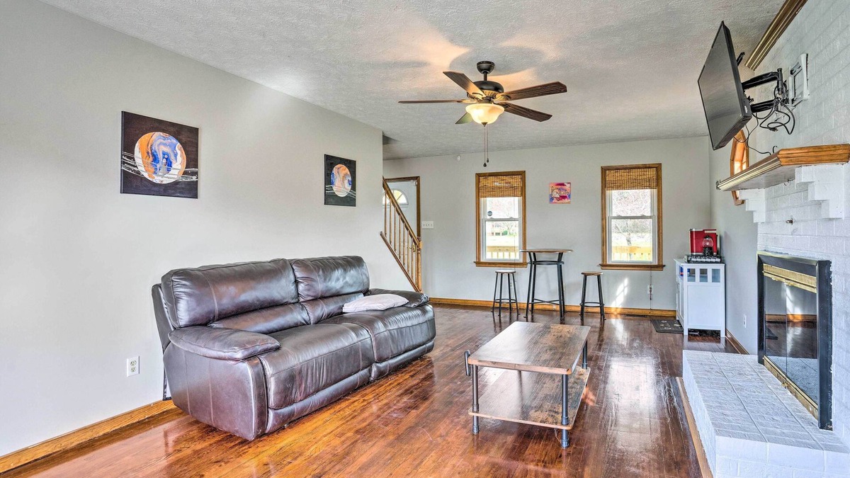 Sandston House | Richmond Area Home w/Game Room & Patio!