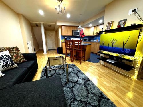 Bayview Glen Apartment | Richmond Hill Cozy Suite