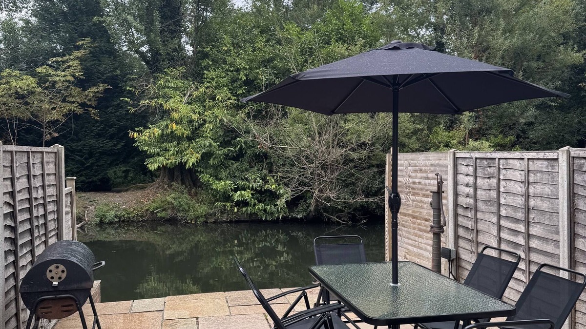 Rickmansworth Cottage | Rickmansworth Lodge - Canal View
