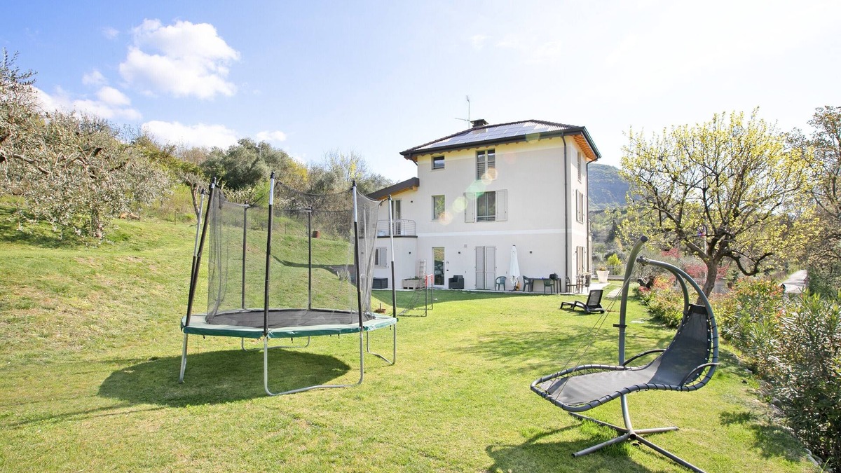 Roe Volciano Apartment | Ricomilla-Ulivo -Balcony, Garden & Privat, Roè Volciano, Italy