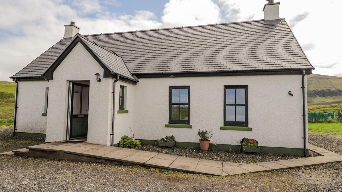 Kilmaluag Cottage | RIDGE END COTTAGE, family friendly, with open fire in Conista