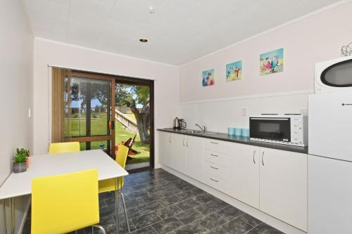 Ruakaka Apartment | Ridge Haven Accommodation
