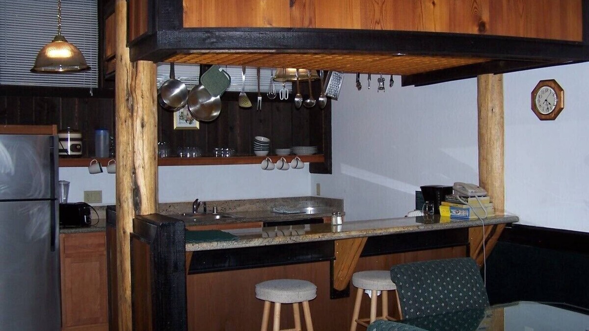 Tahoe Village Resort | RIDGE SIERRA RESORT B