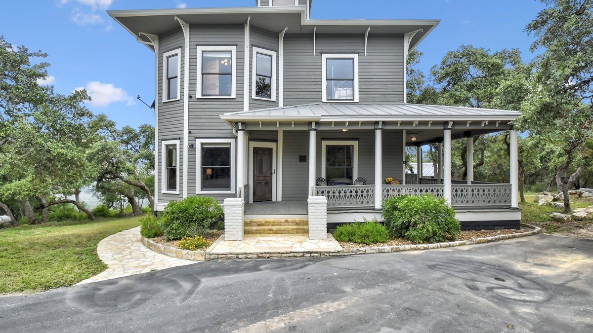 San Marcos House | Ridge View Charming Victorian Home w/Pickle Ball Court, Pool, Hot Tub, Game Room