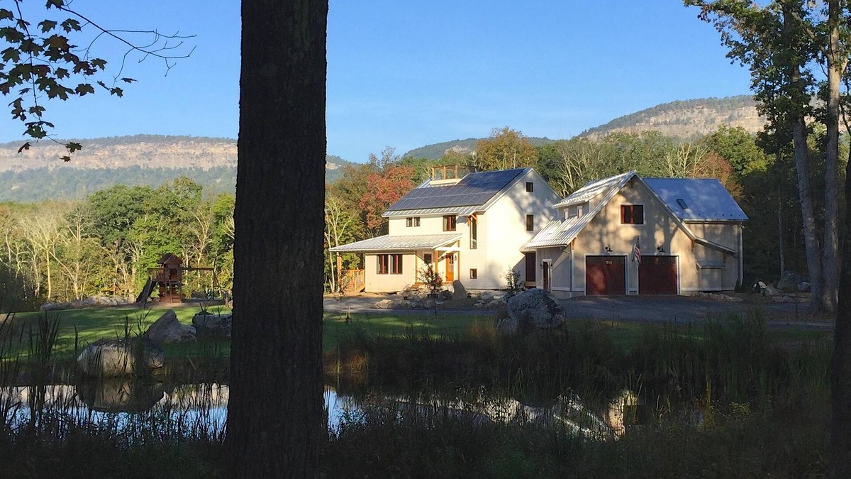 New Paltz House | Ridge View Walk-up - Close to Mohonk Preserve, Minnewaska, New Paltz & Gardiner