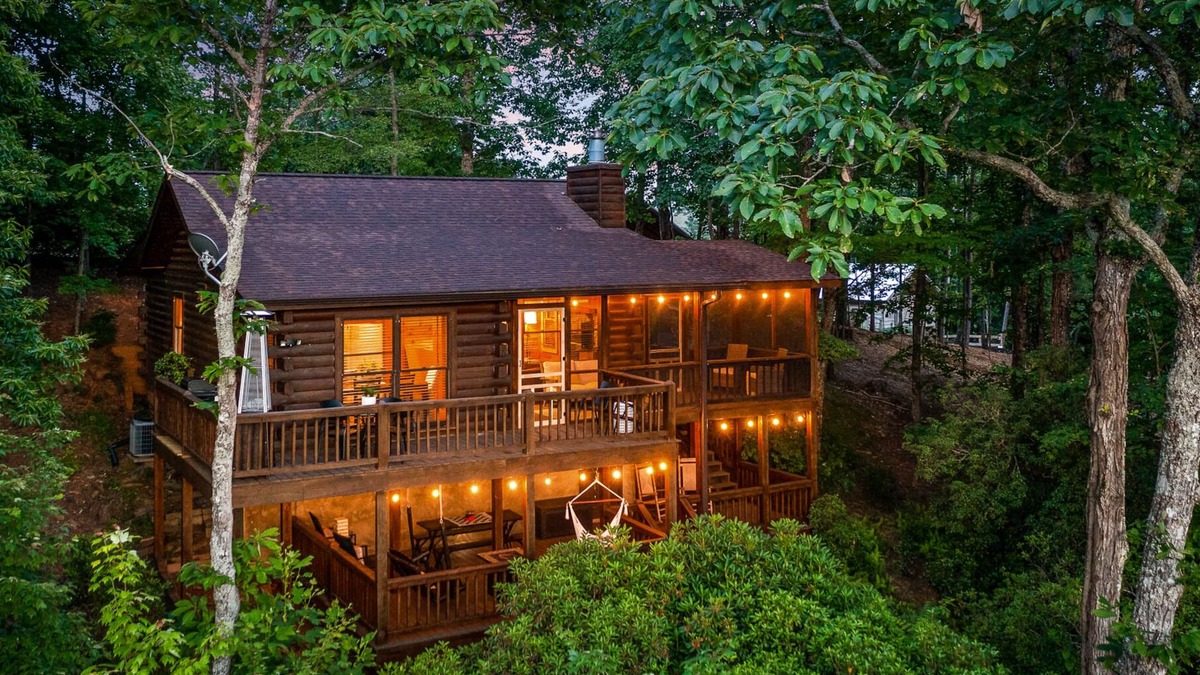 Blue Ridge Cabin | Ridgecrest Cabin: Stunning Views, Hot Tub, Firepit, Screened Porch