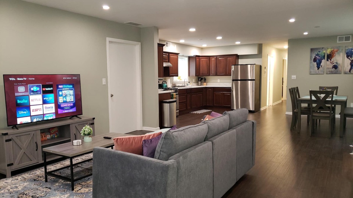Berwyn Apartment | Ridgeland Retreat/Street level Apt easy access