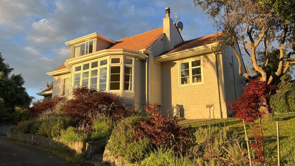 Havelock North House | Ridgetop Retreat