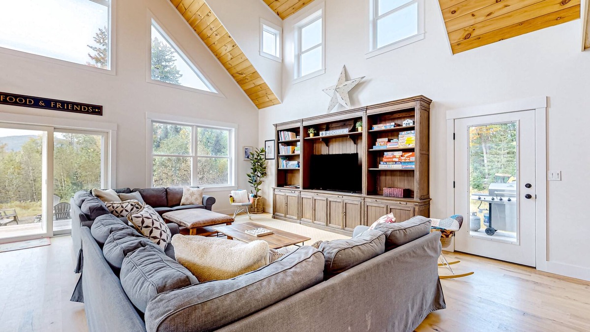 Whitefield House | Ridgeview | Newer home in Whitefield with hot tub, firepit & mountain views