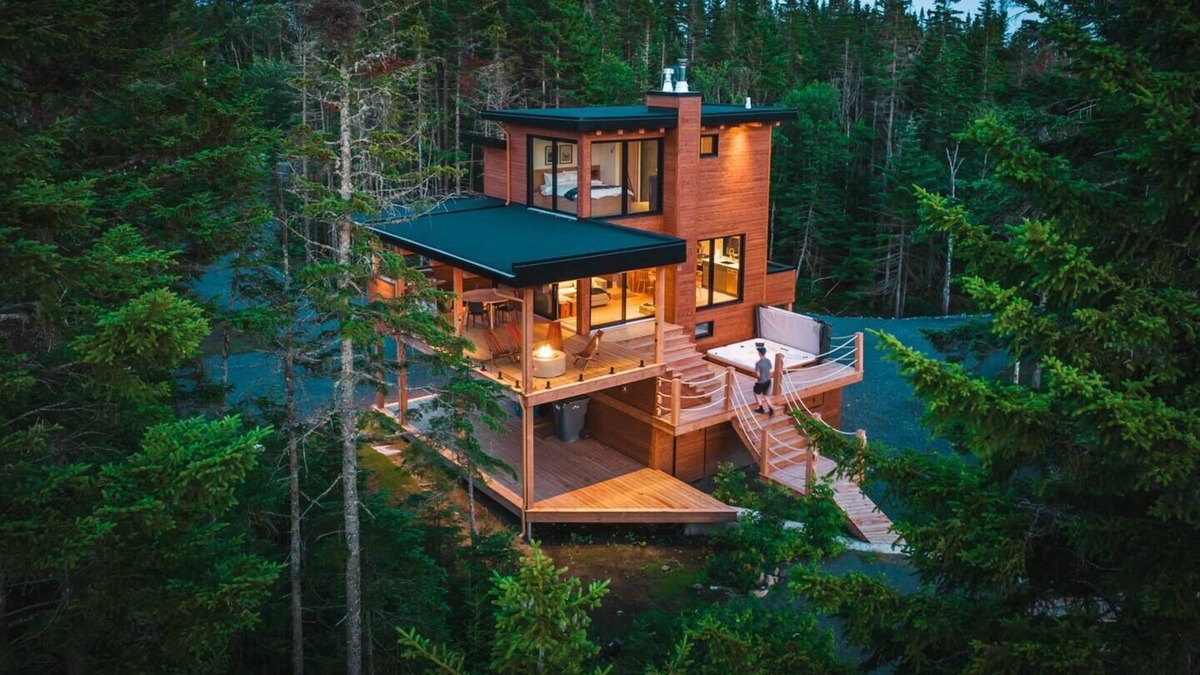 Lac Beauport Ski Chalet | RidgeView - Panoramic View and Spa near Quebec city