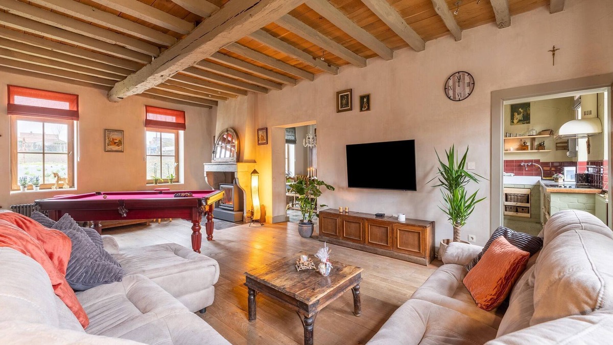 Velm House | Riding School Farm Stay