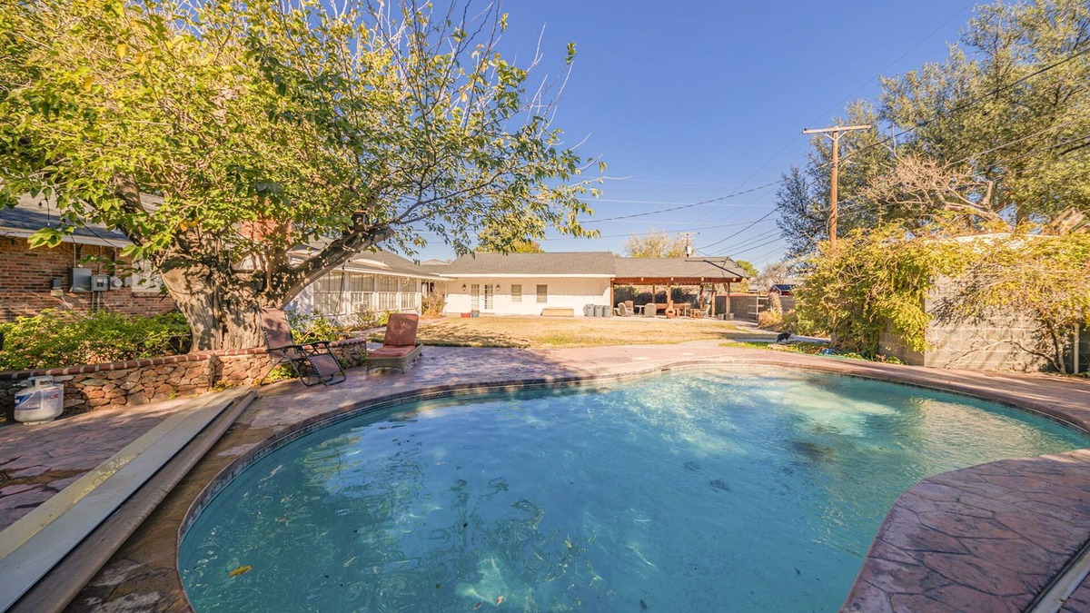 Midland House | Right At Home-Midland Clermont House w/Pool and Billiards
