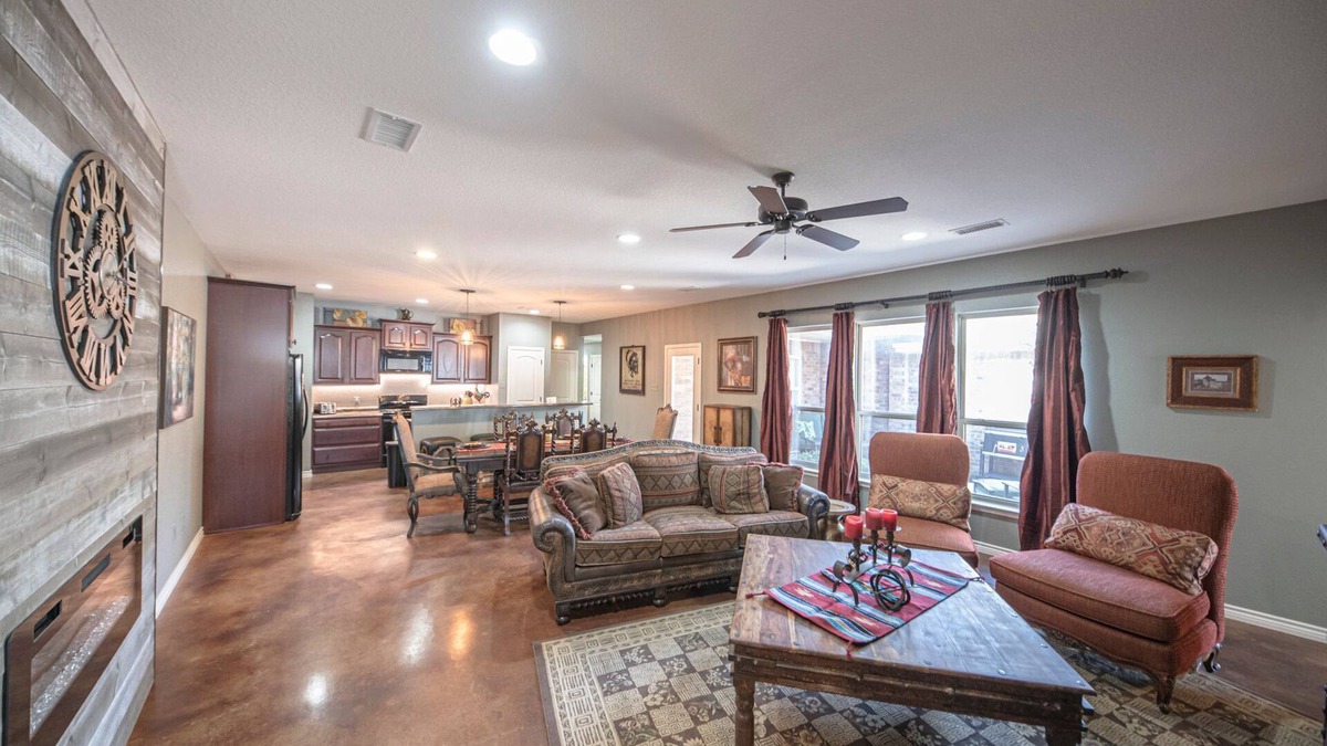 Midland House | Right At Home-Midland Monterrey House