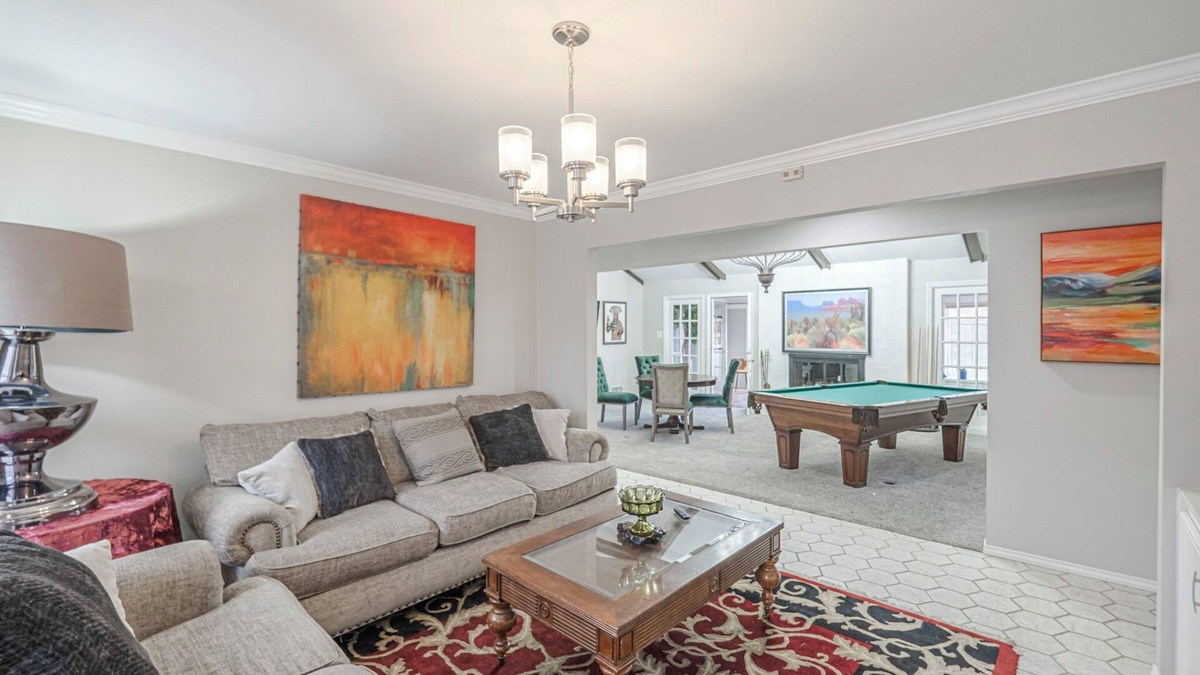 Midland House | Right At Home-Midland Posh & Private with Billiards