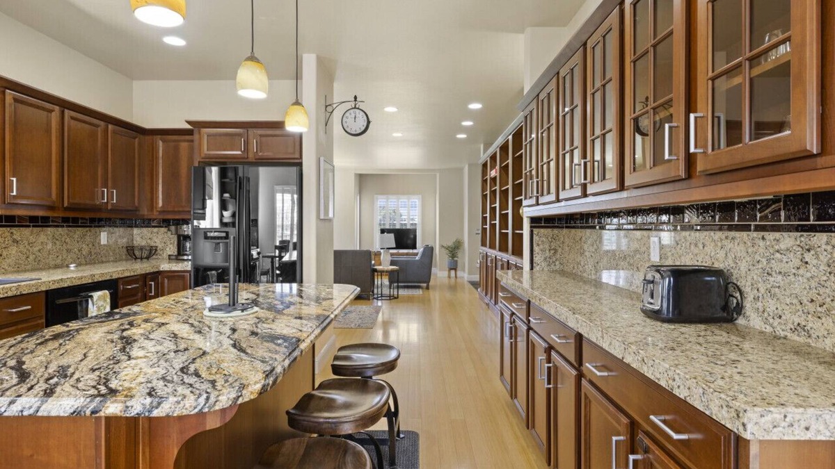 South Richland House | Right on the Columbia River.