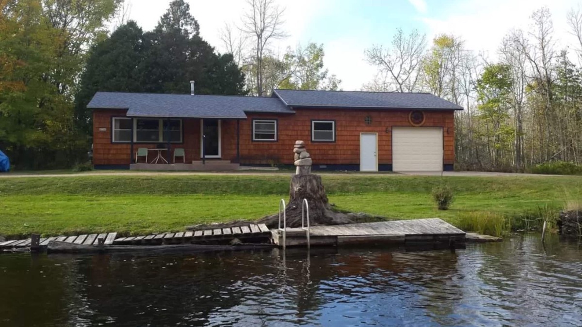 Au Train Cottage | Right on the river and close to Lake Superior