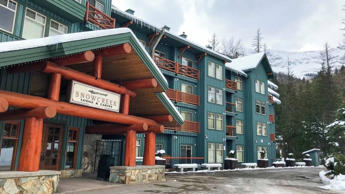 East Kootenay Condo | Right on the Slopes. Beautiful Views.