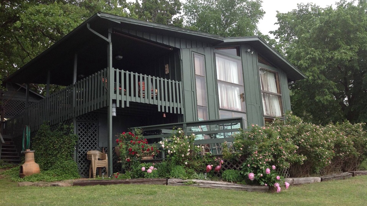 Lowell Cabin | Right on the Water! Enjoy vacation just steps from the shore. No hills.
