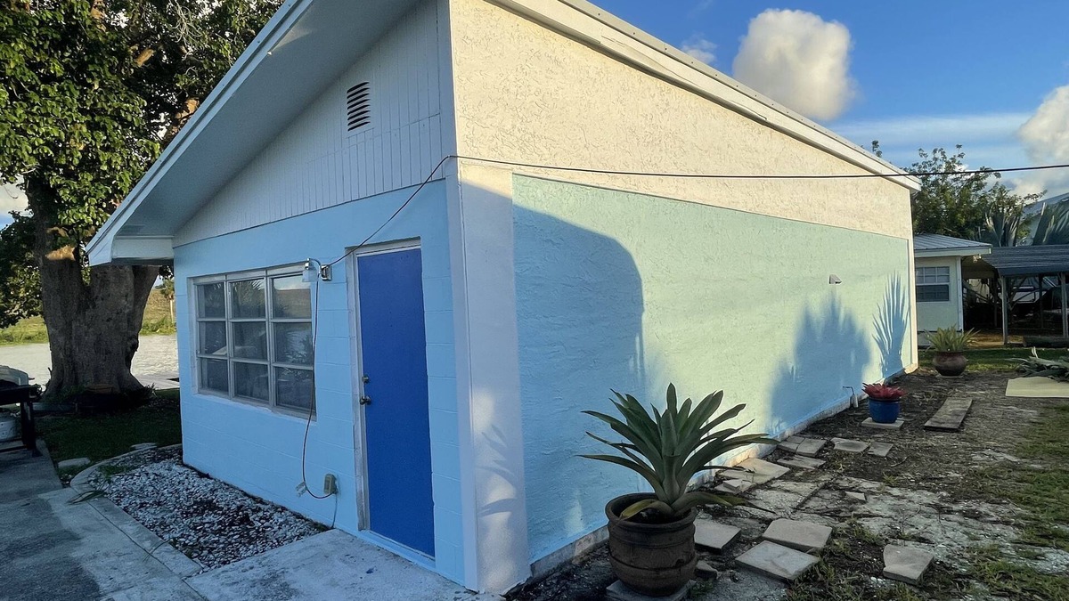 Buckhead Ridge Cottage | Rim Canal Cottage - Access to Fishing, Just off Lake Okeechobee! by RedAwning