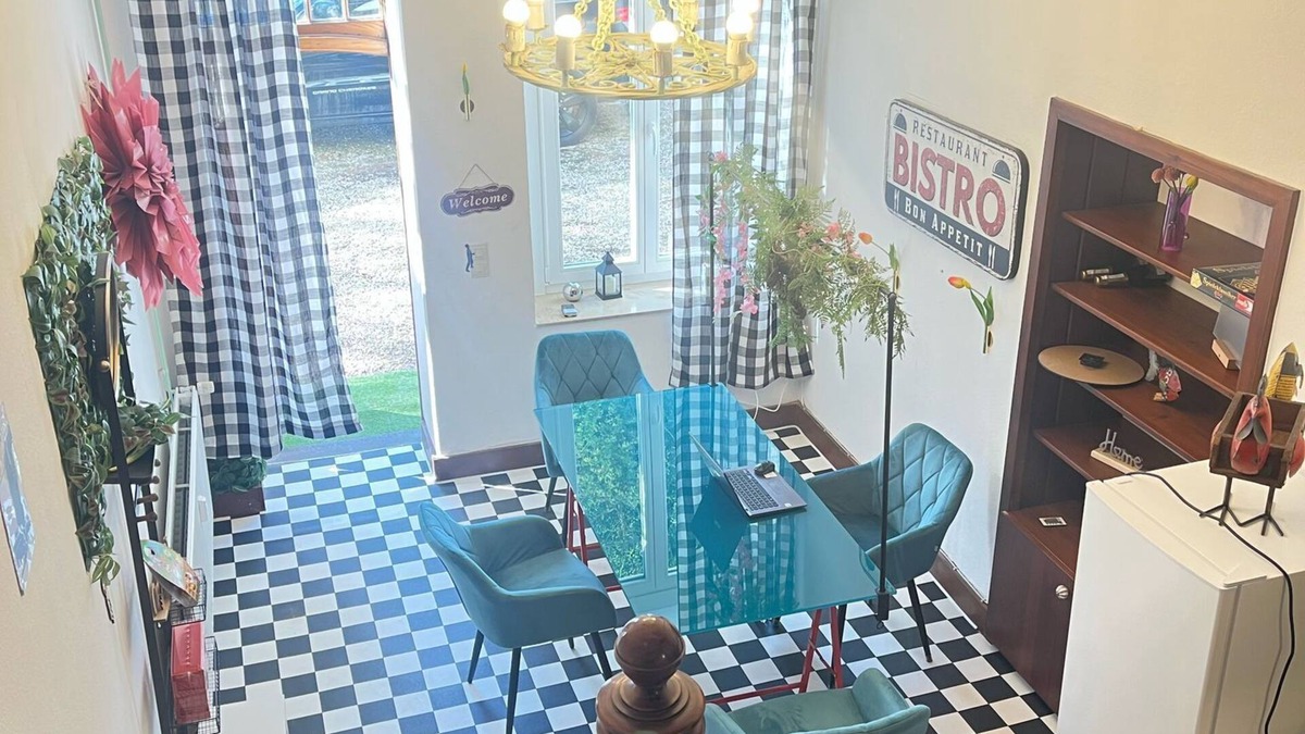 Uebach-Palenberg House | Rimburg Castle - Enjoy your vacation in the Steve Mc Queen apartment