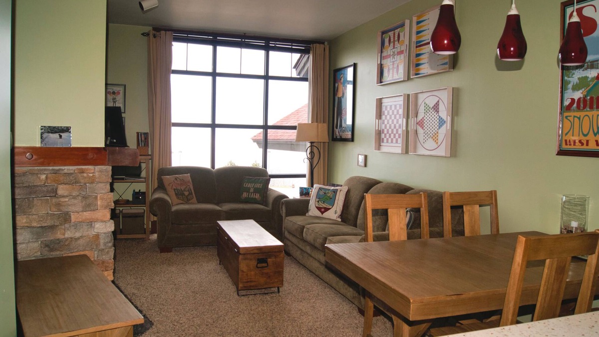 Snowshoe Condo | Rimfire 143 - One of a kind 1-bedroom in Snowshoe Village.