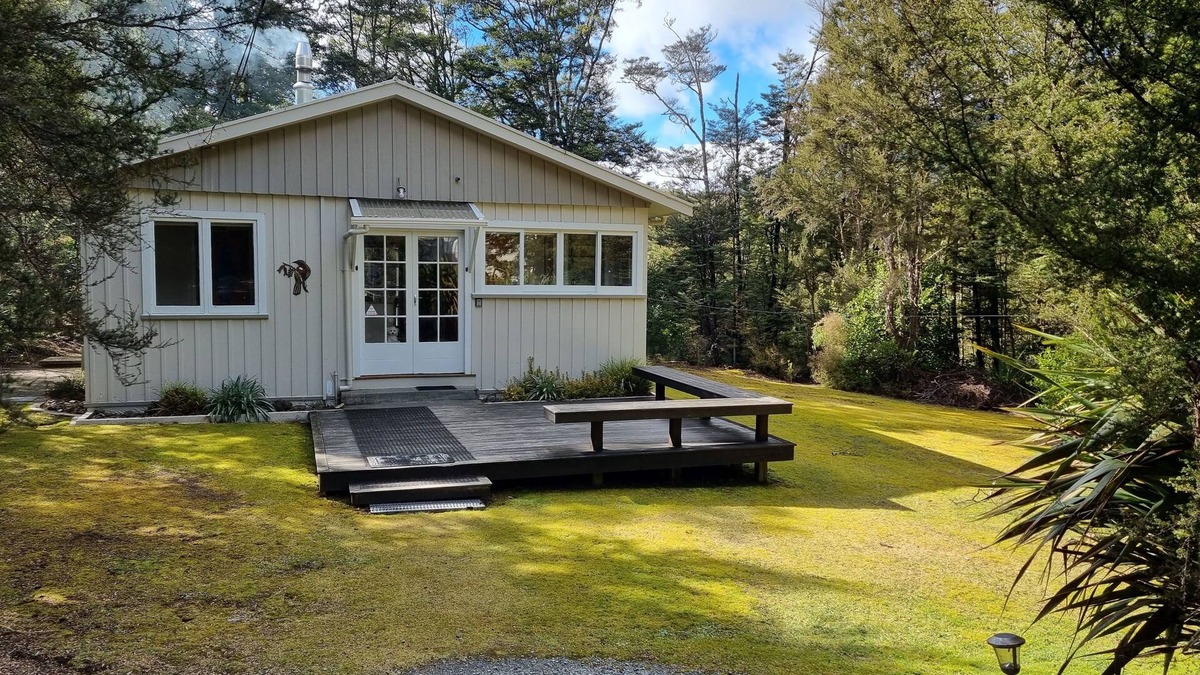 St. Arnaud Cottage | Rimu Lodge, a Cosy Cottage in St Arnaud, Lake Rotoiti, Nelson Lakes NP