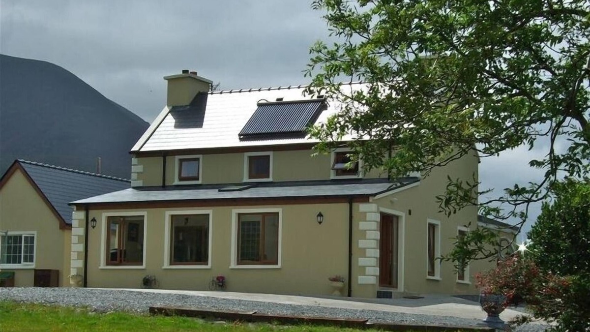 Kells House | Ring of Kerry Holiday Home with Mountain & Sea Views