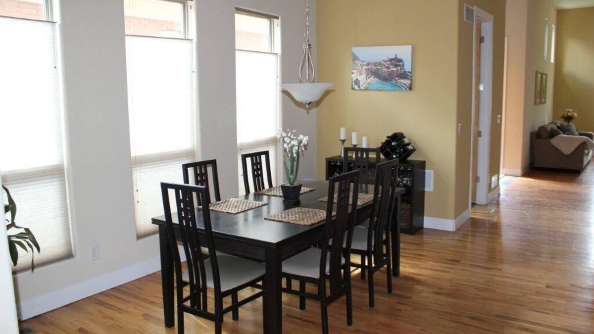 Curtis Park House | RiNo Breweries, Restaurants, Live Music and Art District just outside the door!
