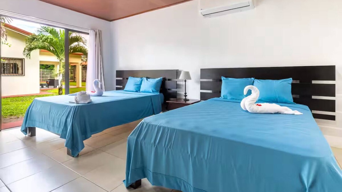 Northern Plains Apartment | Rio Celeste Birds Garden apartment with A/C perfect for Family and couples