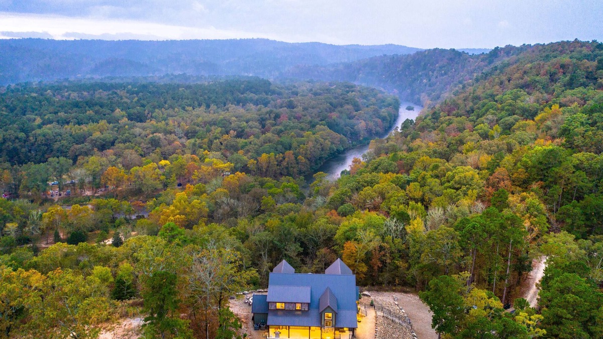 Broken Bow Cabin | Rio Vista- Amazing Mountain & River Views Overlooking Beavers Bend! Private!