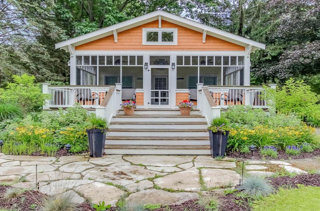 Saugatuck House | Rise n Shine