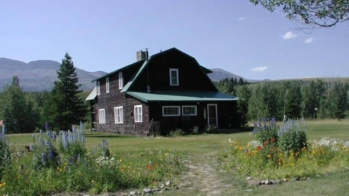 East Glacier Park Cabin | Rising Wolf Ranch Family Reunions Corporate Get-Aways