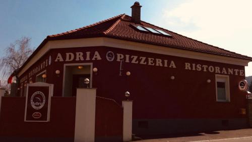 Gloggnitz Apartment | Ristorante Adria