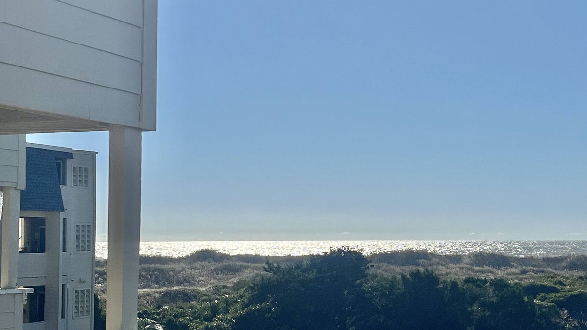 Morehead City Condo | Rita's Restful Oceanview