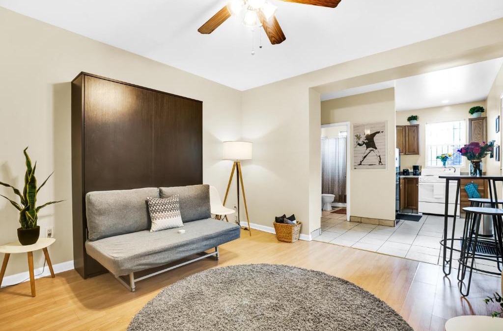 Graduate Hospital Apartment | Rittenhouse Studio Apartment with Patio by ACT
